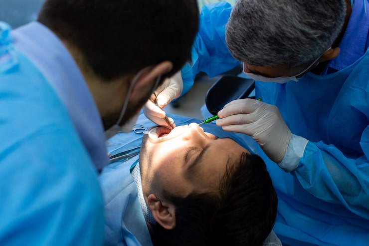 Dentist Open Evenings & Saturdays in East York
